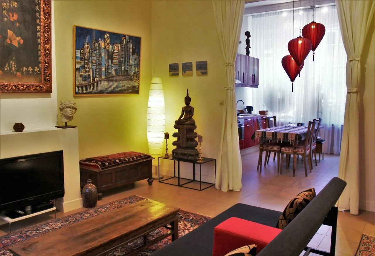 Amsterdam Lily Apartment